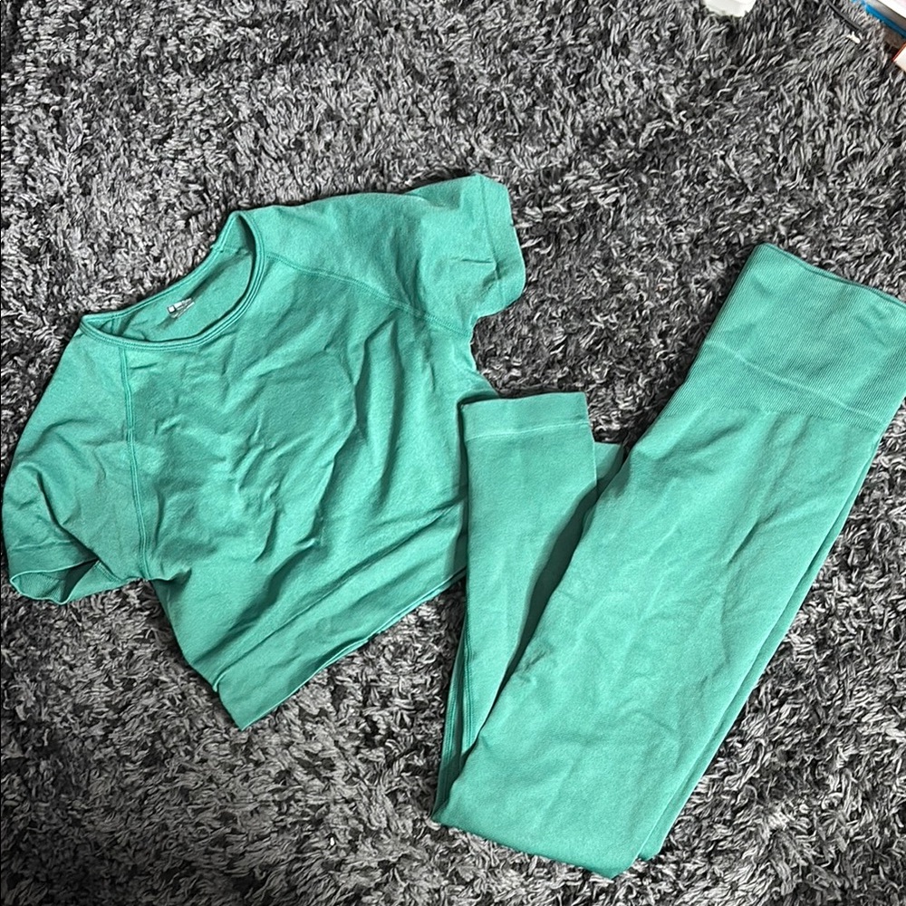 Green Activewear Set